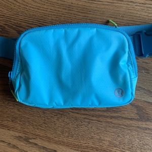 Lululemon Everywhere Belt Bag
